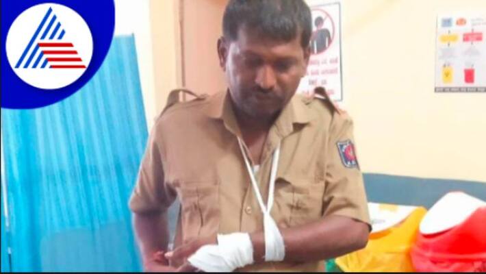 The miscreants beat up the conductor and driver for telling them not to stand near the door at koppal rav The miscreants beat up the conductor and driver for telling them not to stand near the door at koppal rav