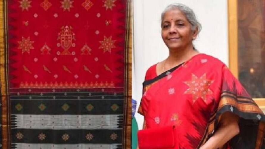 Nirmala Sitaraman presented budget wearing a saree gifted by Minister Pralhad Joshi Vin Nirmala Sitaraman presented budget wearing a saree gifted by Minister Pralhad Joshi Vin