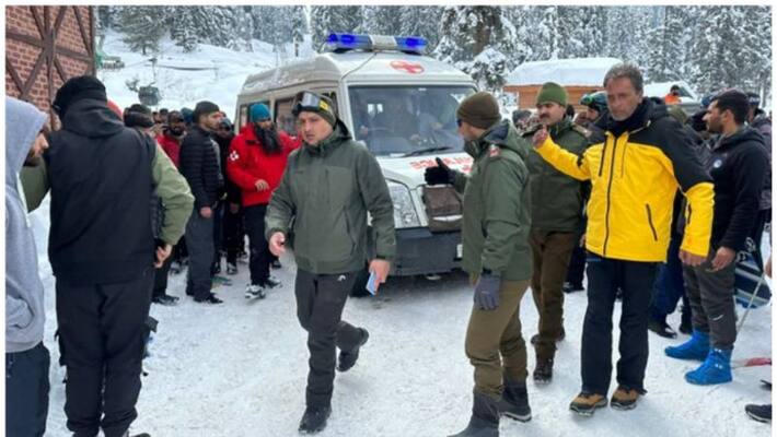 Avalanche Warning In 4 Kashmir Districts After 2 Foreigners Killed At Ski Resort Avalanche Warning In 4 Kashmir Districts After 2 Foreigners Killed At Ski Resort