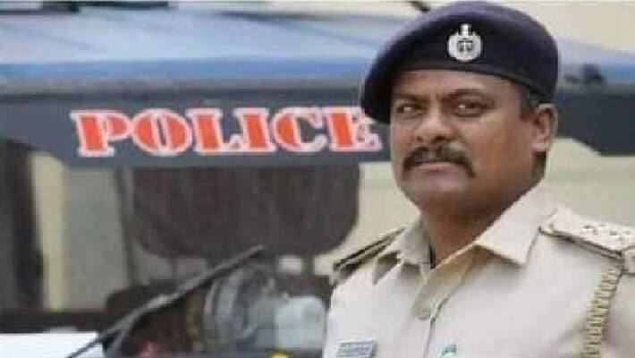 mahendra nayak resigned for police inspector job to enter politics in vijayapura gvd mahendra nayak resigned for police inspector job to enter politics in vijayapura gvd