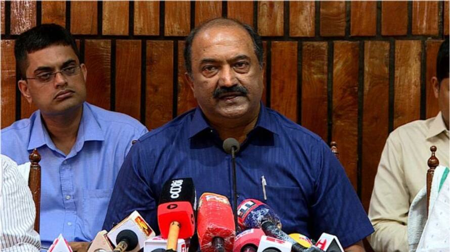 Kerala Budget 2023: Opposition slam Left govt over fuel price hike AJR Kerala Budget 2023: Opposition slam Left govt over fuel price hike AJR