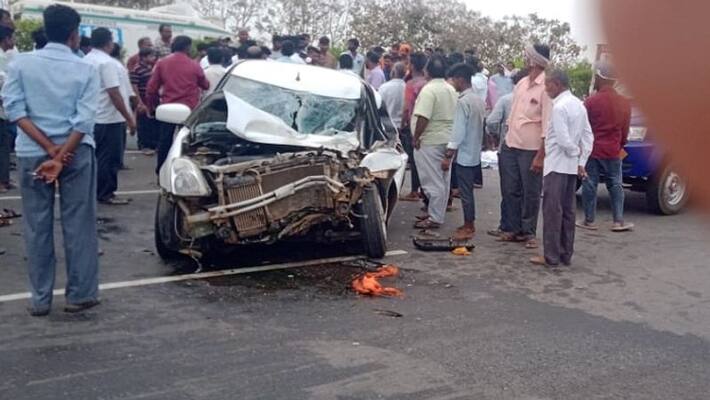 Two Killed in Road Accident at Shiggaon in Haveri grg Two Killed in Road Accident at Shiggaon in Haveri grg