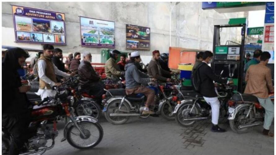 Pakistan moving to Fuel Crisis Pakistan moving to Fuel Crisis