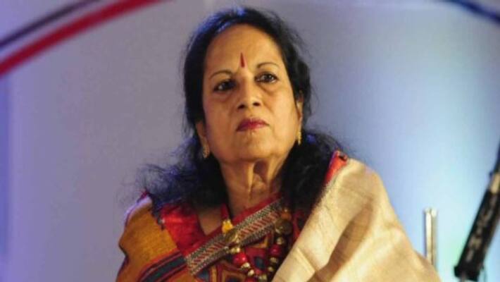 singer vani jayaram death mystery severe injuries on the forehead and face ? singer vani jayaram death mystery severe injuries on the forehead and face ?