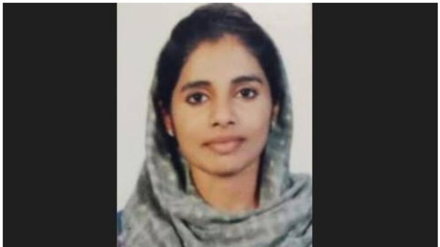 Engineering student dies after bus hit scooter Engineering student dies after bus hit scooter