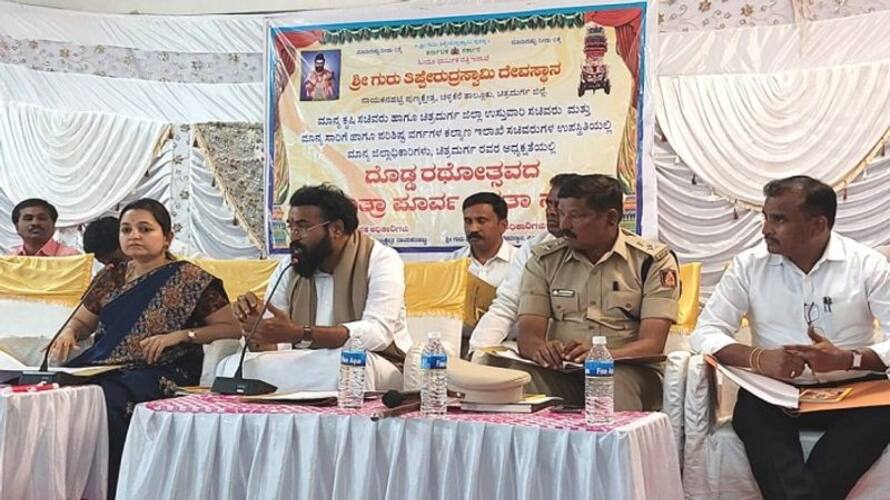 Sriramulu Instructed for Necessary Action During Shri Gurutipperudraswamy Fair in Chitradurga grg Sriramulu Instructed for Necessary Action During Shri Gurutipperudraswamy Fair in Chitradurga grg