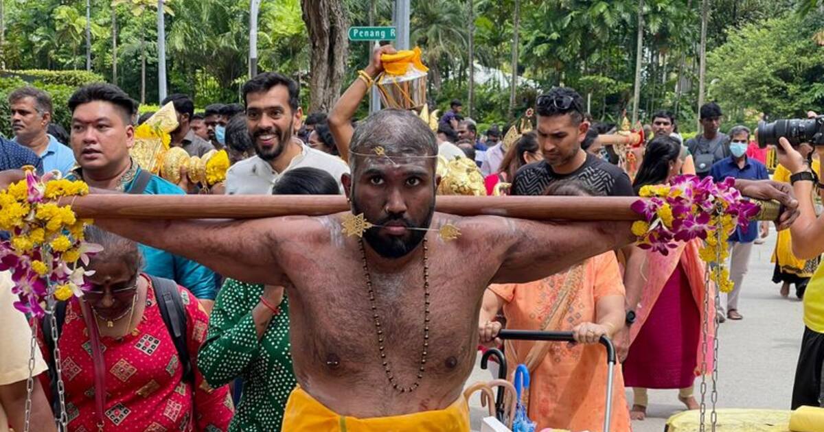 Thaipusam:சிங்கப்பூரில் தைப்பூசத் திருநாளை உற்சாகமாகக் கொண்டாடிய தமிழர்கள்: கொரோனாவுக்குப்பின் முதல் விழா