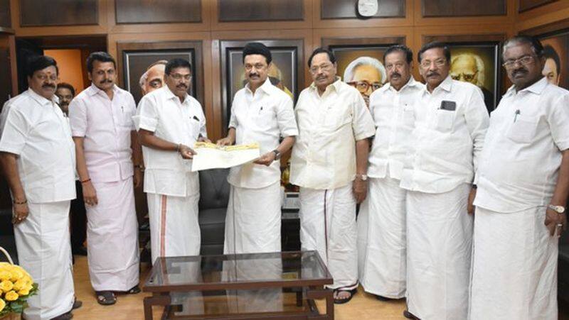 tamilnadu bjp sc unit secretary vinayagamoorthy join dmk 
