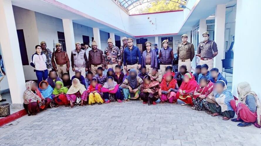 32 Bangladeshi nationals arrested for illegally living in Uttar Pradesh's Agra 32 Bangladeshi nationals arrested for illegally living in Uttar Pradesh's Agra