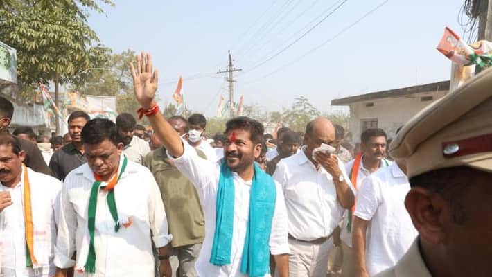 Attempts to throw slippers at Telangana Congress chief Revanth Reddy;  Two BRS activists arrested 