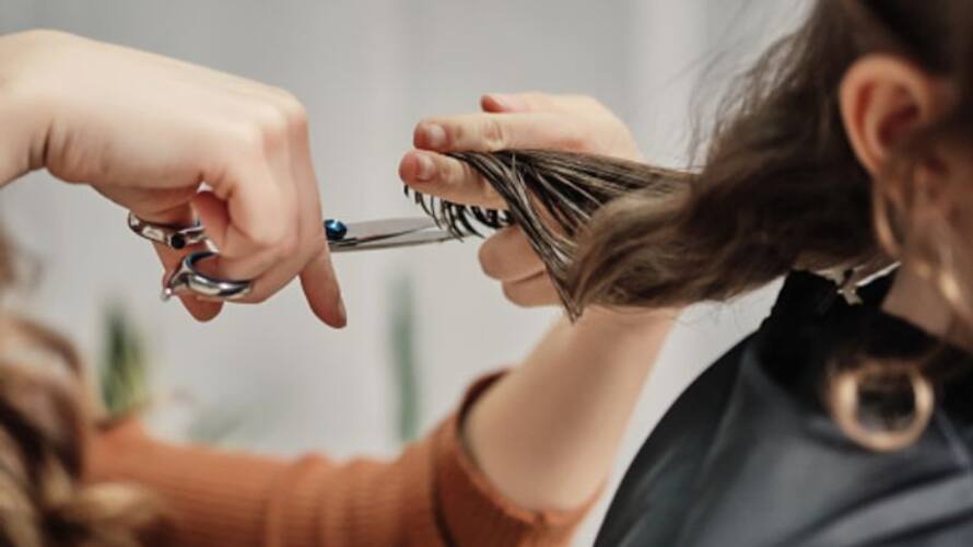 SC dismisses NCDRCs decision of 2 crore compensation for bad haircut etj SC dismisses NCDRCs decision of 2 crore compensation for bad haircut etj