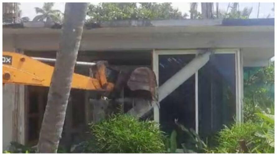 Cliffy Pandey building which was built in violation of the Coastal Management Act was demolished by the municipality sts Cliffy Pandey building which was built in violation of the Coastal Management Act was demolished by the municipality sts
