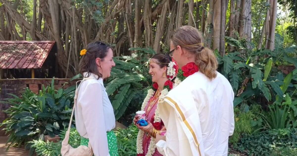 மொழி மீது கொண்ட ஈர்ப்பால் தமிழ் முறைப்படி திருமணம் செய்துகொண்ட வெளிநாட்டு தம்பதி