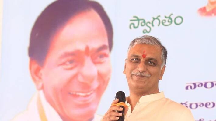 Medak : Minister Harish Rao released water from Konda Pochamma Sagar for cultivation Medak : Minister Harish Rao released water from Konda Pochamma Sagar for cultivation