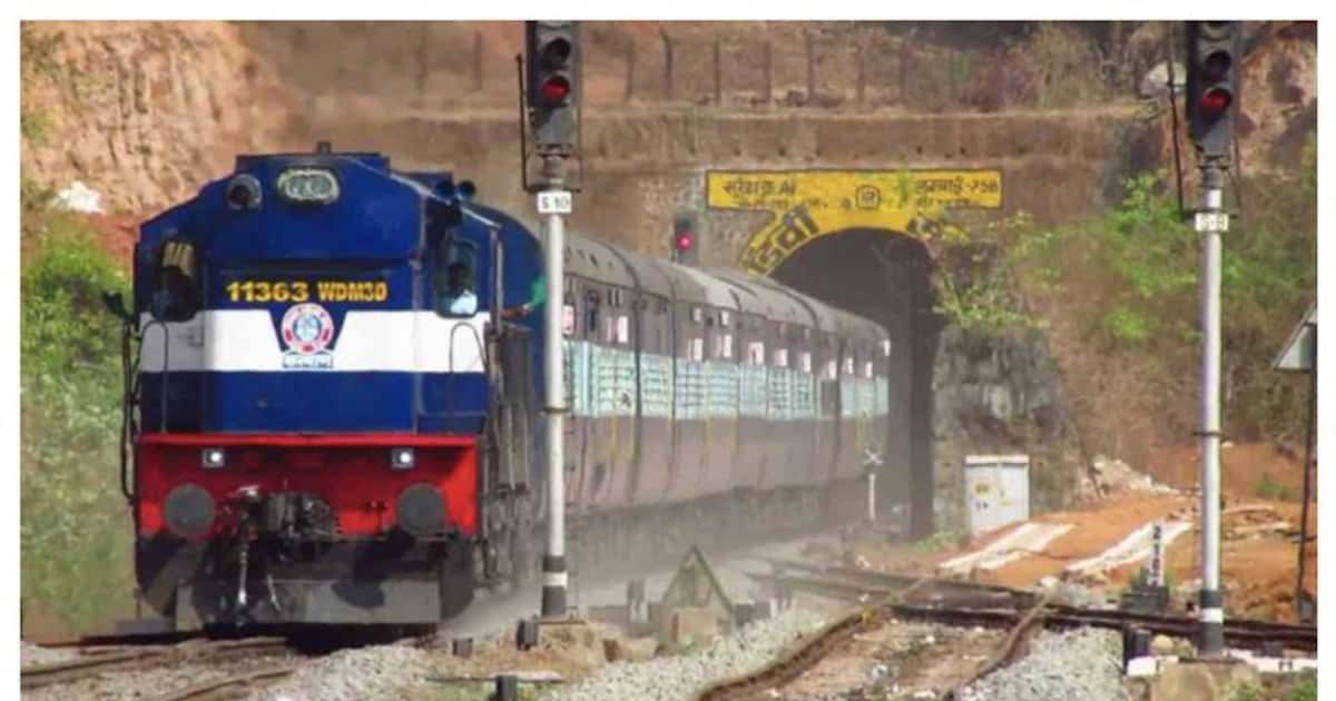 మరో రైలు ప్రమాదం.. పట్టాలు తప్పిన లోకల్ రైలు..