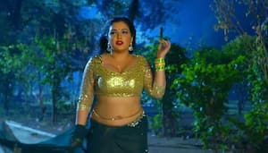 300px x 171px - Amrapali Dubey sexy video: Bhojpuri actress, Nirahua's BOLD rain dance in  Karela Man Pat Jayi is too romantic