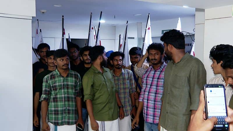 SFI attacks Asianet News Kochi office; hooligans disrupt operations, threaten journalists