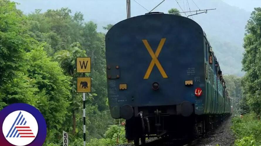 Accident to Seshadri Express passengers safe, andhrapradesh - bsb Accident to Seshadri Express passengers safe, andhrapradesh - bsb