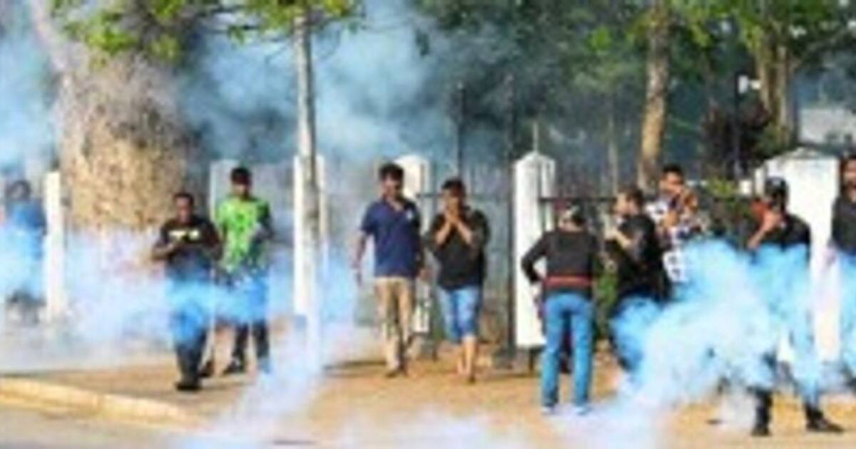 மீண்டும் போராட்டத்தில் குதித்த மாணவர்கள்; போர்க்களமான கொழும்பு பல்கலைக்கழகம்; போலீசார் மன்னிப்பு!!