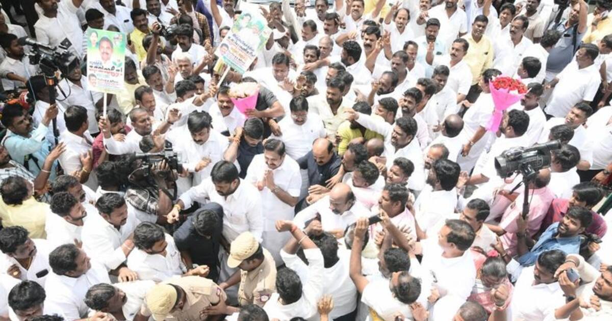 பொதுச் செயலாளர் தேர்தல் எப்போது..? அதிமுக மாவட்டச் செயலாளர் கூட்டத்தில் முக்கிய முடிவு 