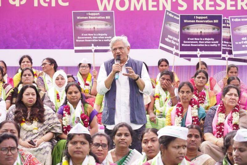 Why KCR daughter Kavitha praises on Sonia Gandhi in Delhi on women's reservation bill 