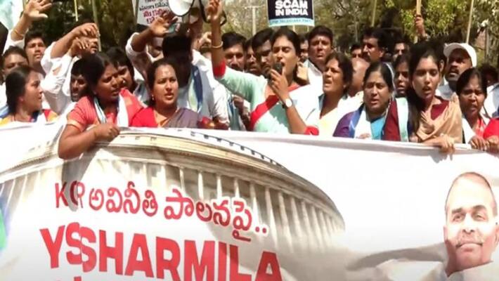 YSRTP Chief YS Sharmila Detained By Police in Delhi YSRTP Chief YS Sharmila Detained By Police in Delhi