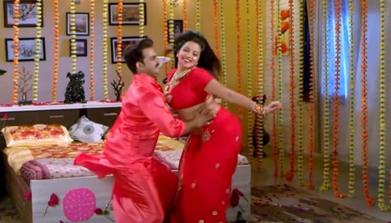 Monalisa SEXY video Bhojpuri actress Pawan Singh song Suhag Raat is too hot to handle WATCH HERE RBA