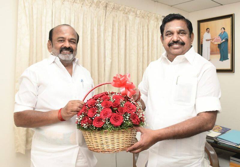 TTV Dhinakaran key party functionaries joined AIADMK