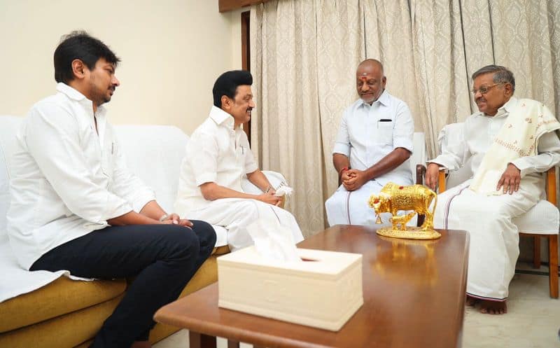 On the death of OPS mother,M K.Stalin personally visited her home and expressed her condolences