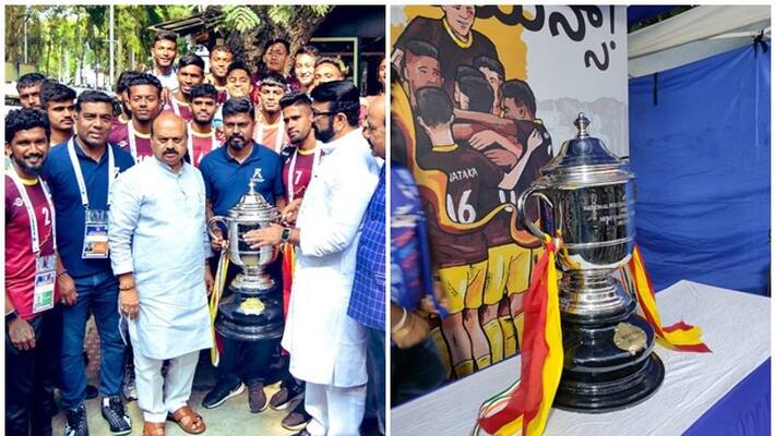Santosh Trophy Champions Karnataka Team stood outside the CM Basavaraj Bommai House to take photo san Santosh Trophy Champions Karnataka Team stood outside the CM Basavaraj Bommai House to take photo san