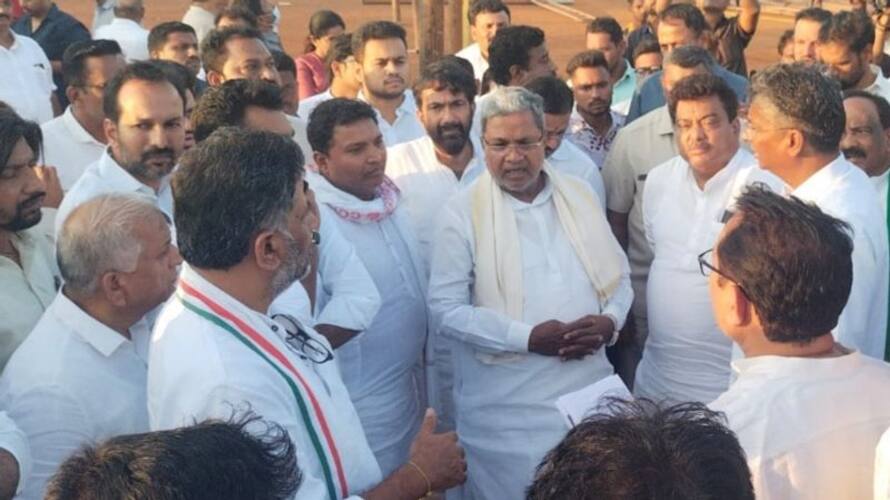 Siddaramaiah gave up Kolar and favored Badami Competition in both fields sat Siddaramaiah gave up Kolar and favored Badami Competition in both fields sat