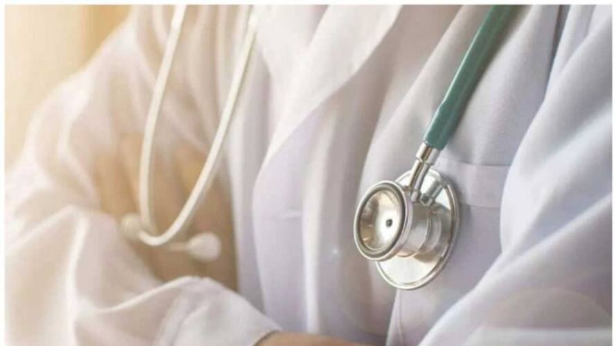 two doctors booked for man handling and verbaly abusing public servant in trivandrum etj two doctors booked for man handling and verbaly abusing public servant in trivandrum etj