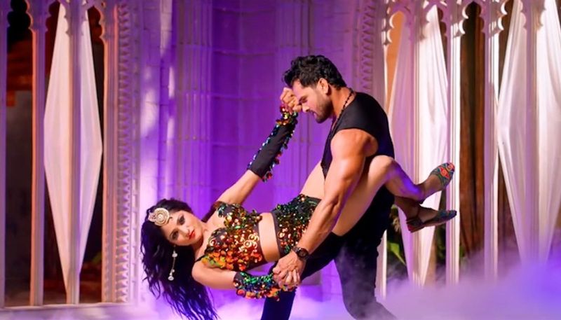 Bhojpuri SEXY Video: श्वेता शर्मा, खेसारी लाल यादव का हॉट डांस सॉन्ग 'नागिन' इंटरनेट पर मचाई खलबली Bhojpuri SEXY Video: श्वेता शर्मा, खेसारी लाल यादव का हॉट डांस सॉन्ग 'नागिन' इंटरनेट पर मचाई खलबली