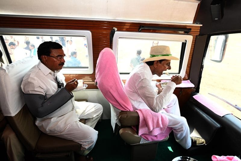 CM KCR had Lunch In Convoy Bus In during crop loss assesment tour