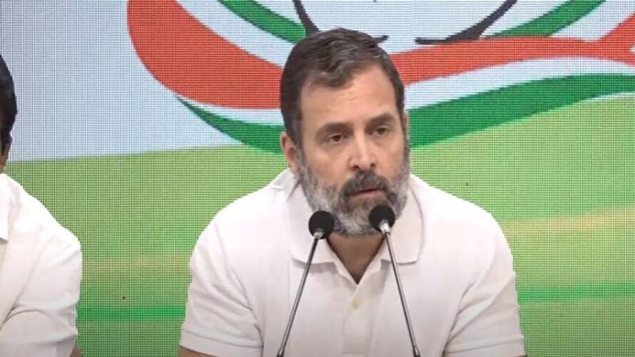 Rahul Gandhi asked to leave official residence at Delhi kgn Rahul Gandhi asked to leave official residence at Delhi kgn