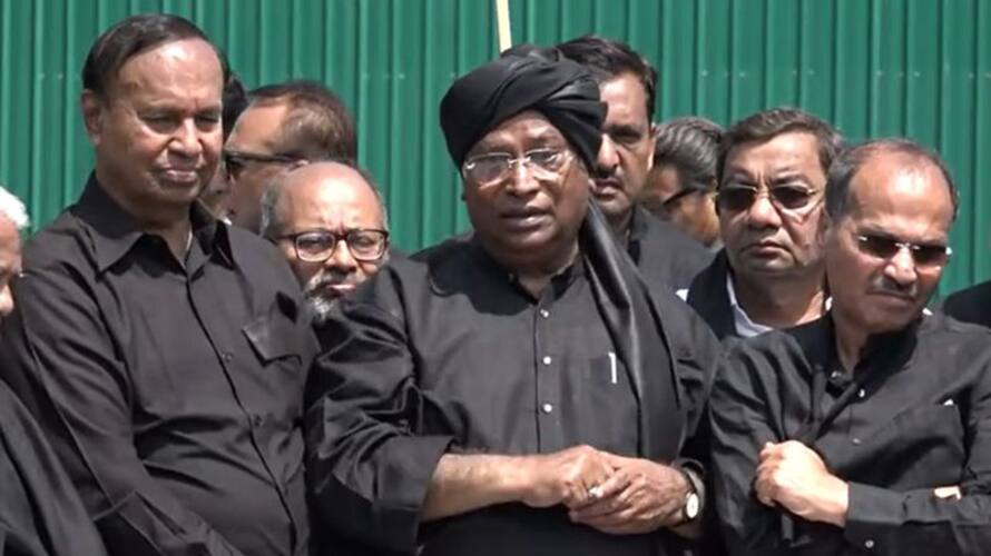 congress mlas comes with black dress in puducherry assembly congress mlas comes with black dress in puducherry assembly