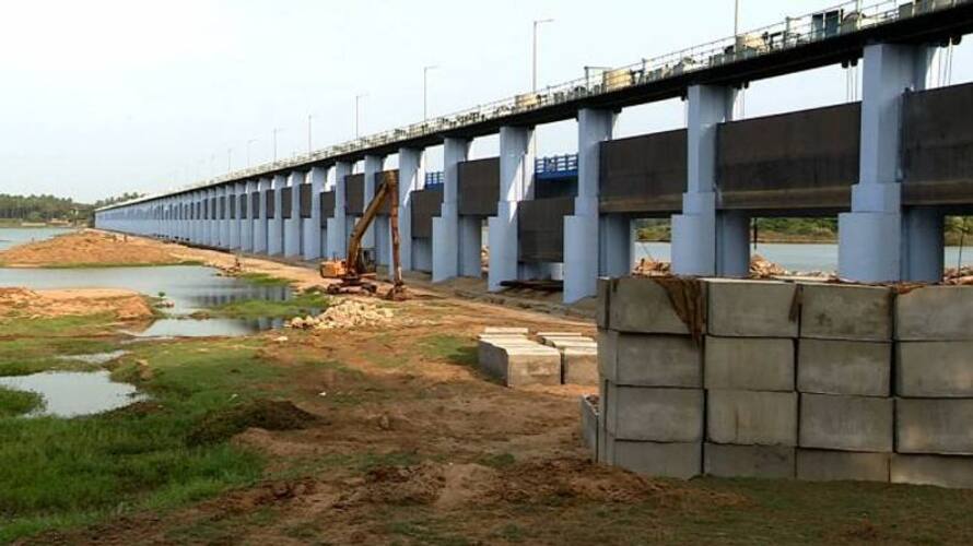 Urgent completion of leak sealing works of Chamravattam Regulator cum Bridge jrj Urgent completion of leak sealing works of Chamravattam Regulator cum Bridge jrj