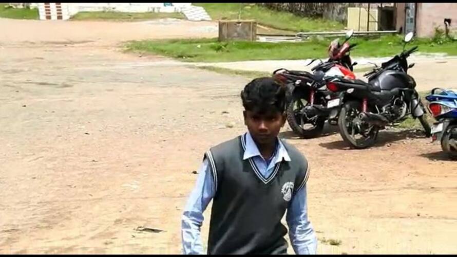 12th standard student paid funeral respect to his father after writing public exam in dindigul 12th standard student paid funeral respect to his father after writing public exam in dindigul