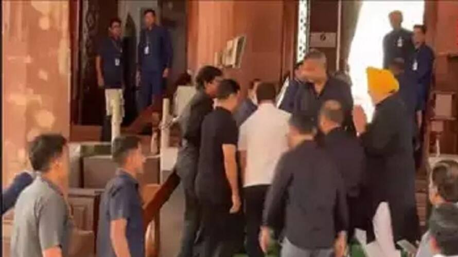 Did Rahul Gandhi Just Ignore MP Karti Chidambaram In Parliament? Did Rahul Gandhi Just Ignore MP Karti Chidambaram In Parliament?