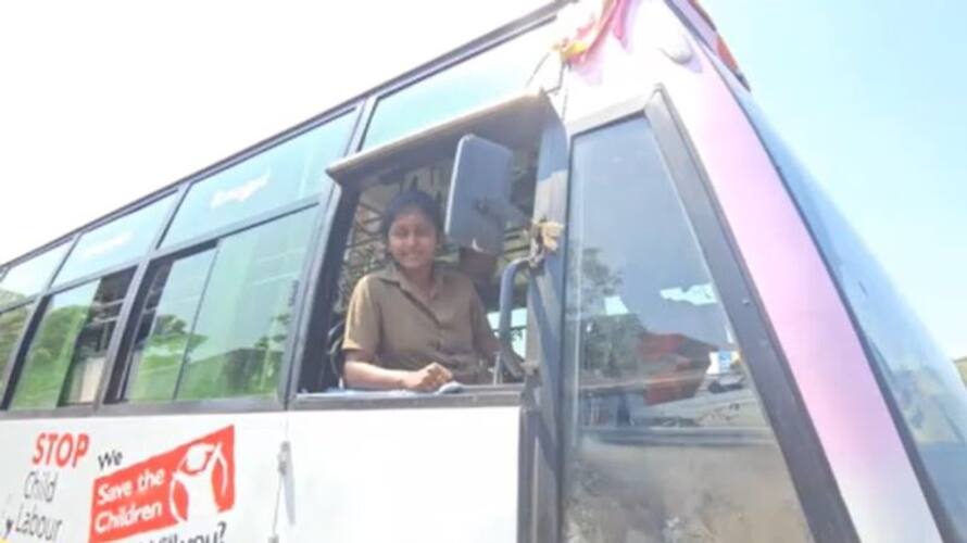 coimbatore girl workd as bus driver and video goes viral coimbatore girl workd as bus driver and video goes viral