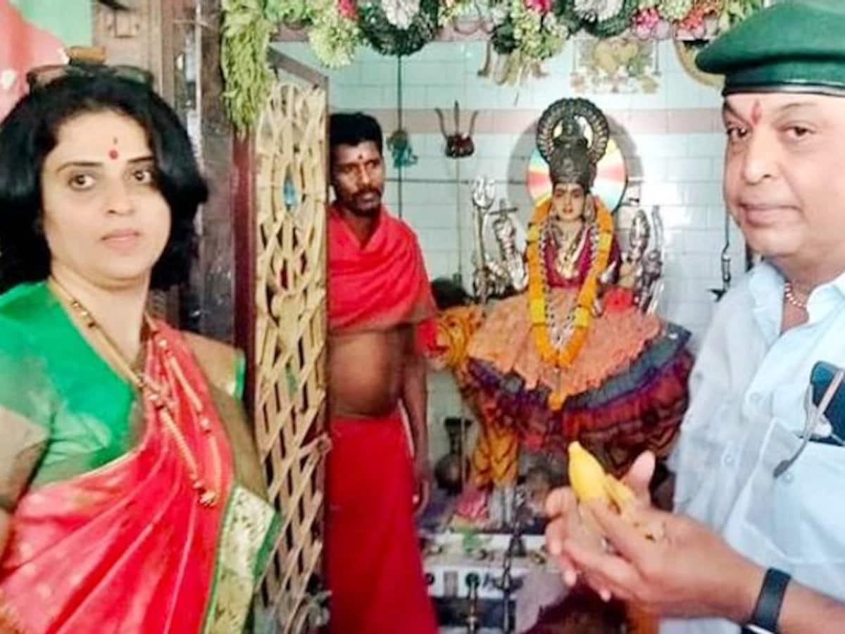 విజయనిర్మల స్వగ్రామంలో నరేష్, పవిత్ర.. ఆలయంలో ప్రత్యేక పూజలు