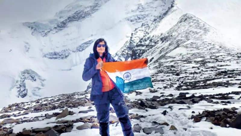 first Tamil woman muthamilselvi to reach the highest peak in the world Mount Everest 