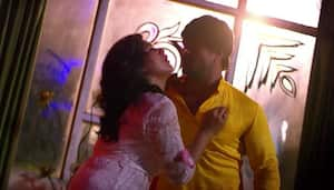 Bhojpuri SEXY video: Kajal Raghwani, Khesari Lal Yadav's BOLD bedroom song  'Adhaai Baje' goes viral-WATCH