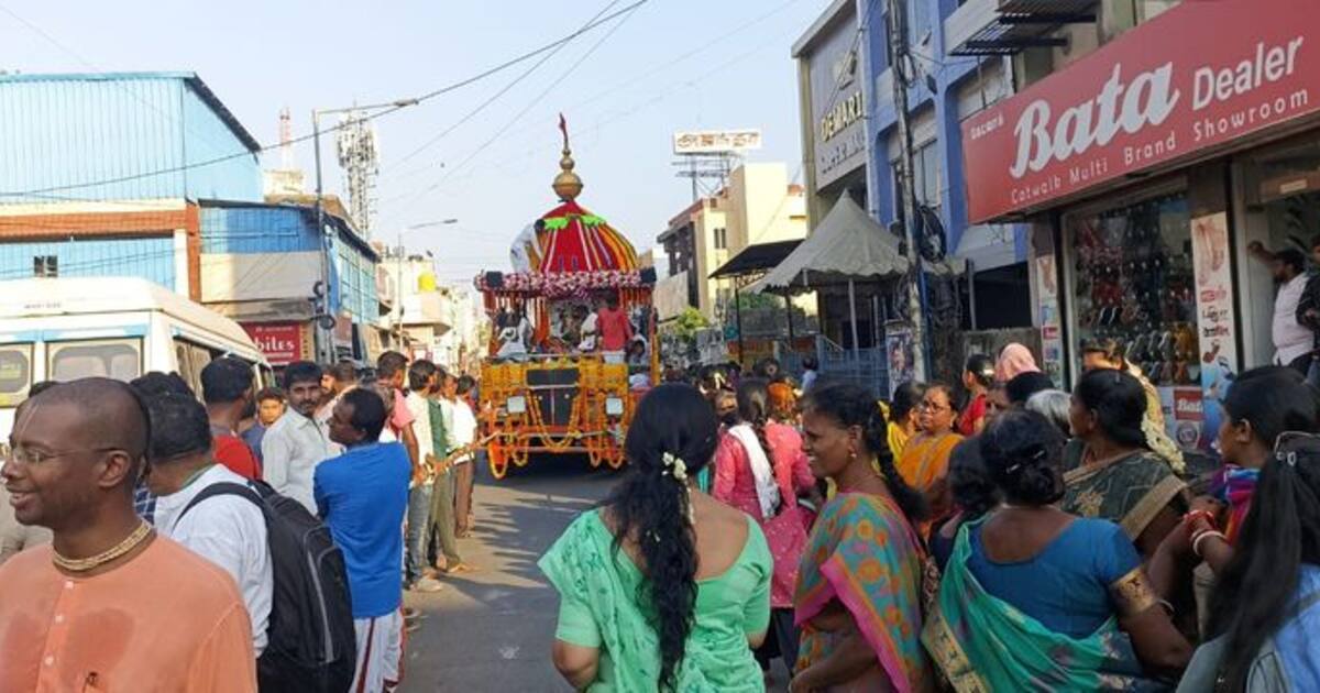 சென்னையில் கிருஷ்ணர் புகழ் பரப்பும் 'நித்தாய் ரத யாத்திரை'.. கிருஷ்ணன் அருளை பெற குவிந்த பக்தர்கள்!! 