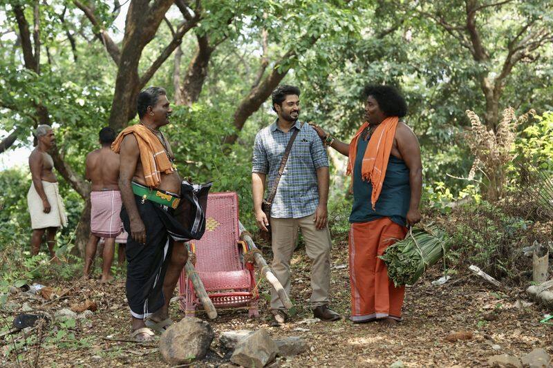yogi babu starring sannithanam po movie latest update 