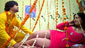 300px x 171px - Bhojpuri SEXY video: Shubhi Sharma, Nirahua's bedroom song 'Pala Mein Laga  Ke Kadi' is making fans go crazy