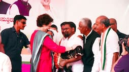 Congress worker gifts sheap to Priyanka Gandhi