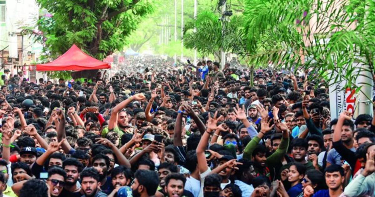 சென்னையில் ஹேப்பி ஸ்ட்ரீட்..! சிறியவர்கள் முதல் பெரியவர்கள் வரை ஆடி பாடி உற்சாகம்