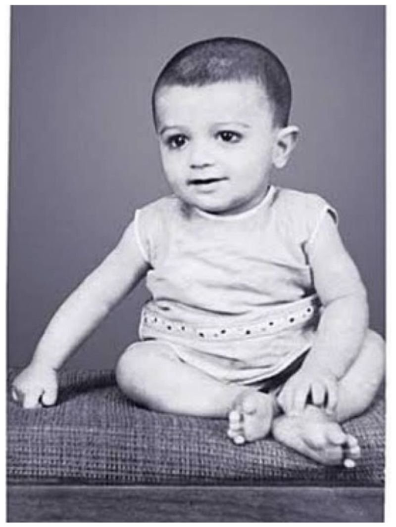 சுட்டி குழந்தை முதல்.. ஹான்சம் ஹீரோ வரை! அஜித்தின் ரேர் போட்டோஸ்.!