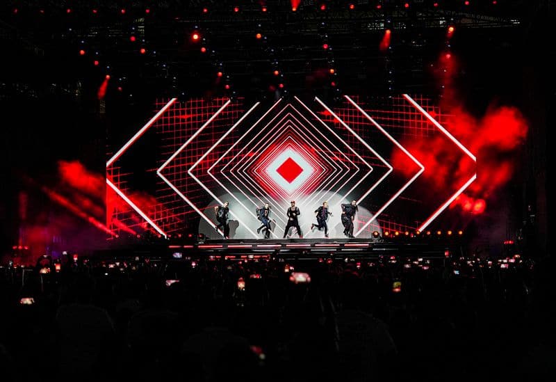 Missed Backstreet Boys Mumbai Concert? WATCH glimpses of iconic band's enthralling performance snt
